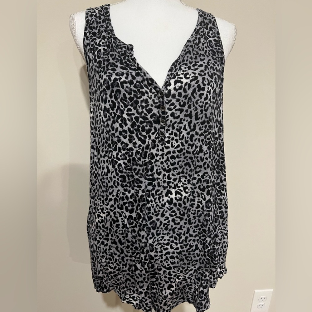 Maurice’s tank top